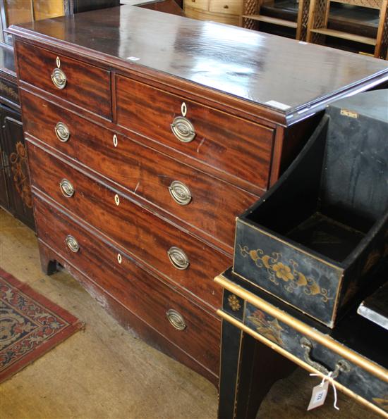 Georgian mahogany chest of drawers